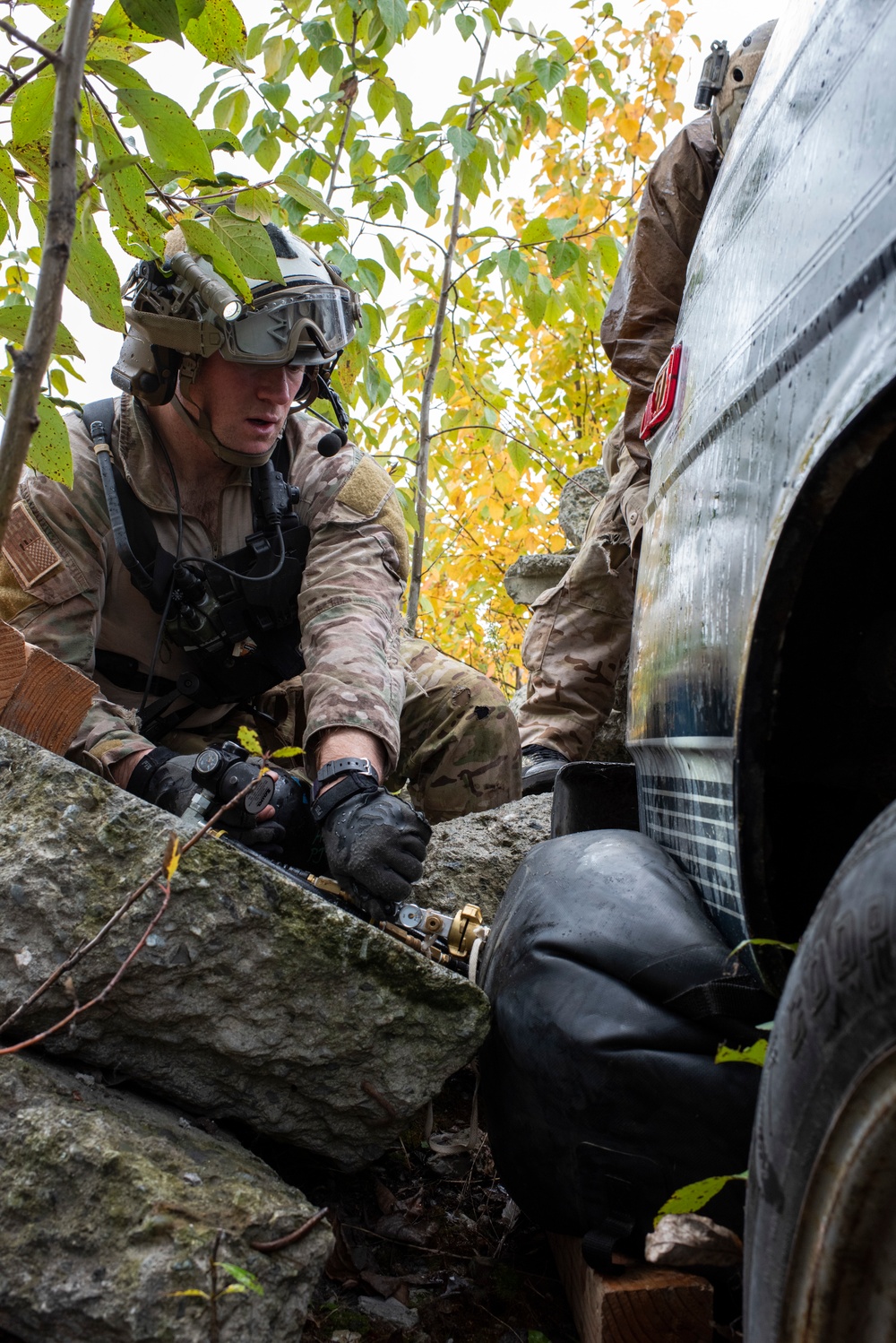 212th Rescue Squadron conducts confined-space rescue training