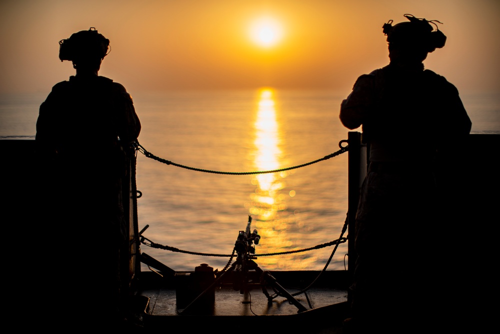 11th MEU, USS Portland transit Strait of Hormuz