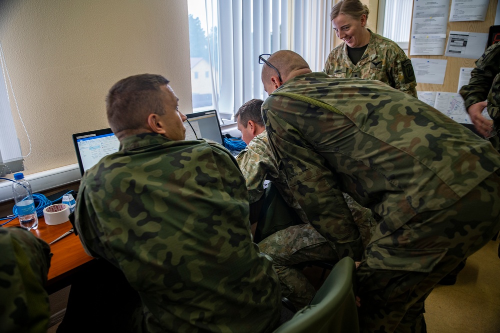 LitPolUkr Brigade staff review plans for Rapid Trident 2021