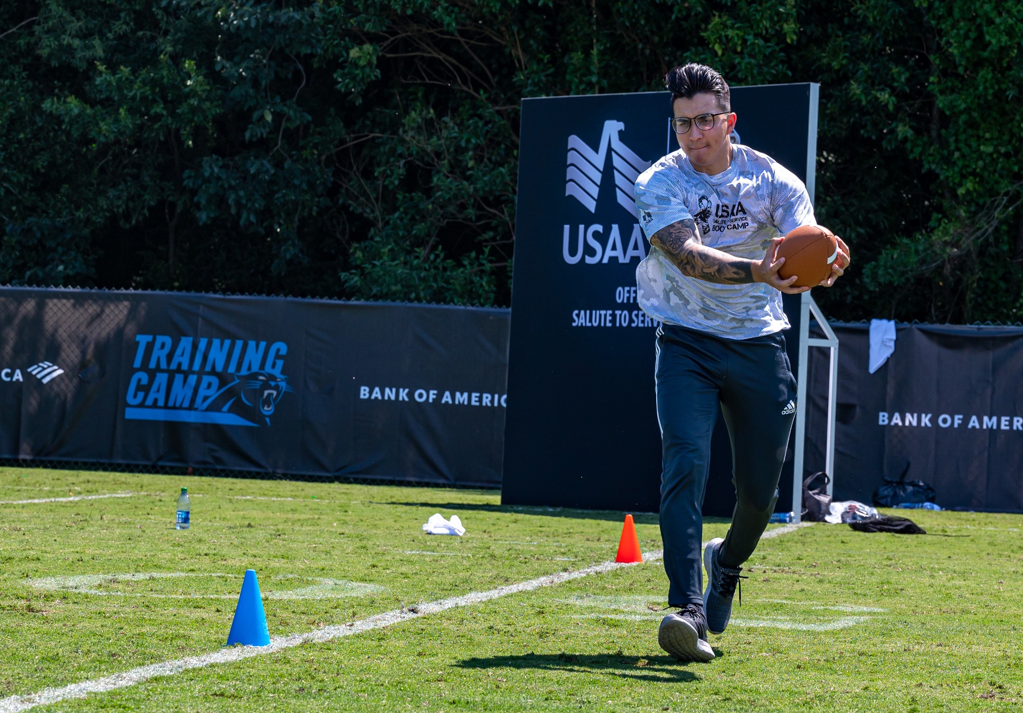 DVIDS - Images - USAA's Salute to Service NFL Boot Camp [Image 5 of 5]