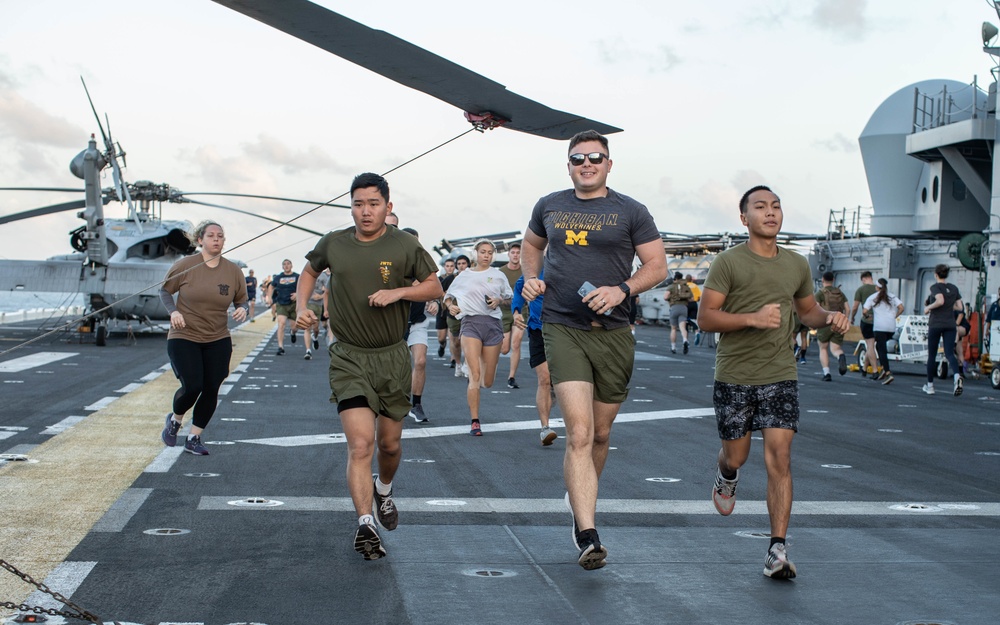 11th MEU and USS Essex (LHD 2) Participate in 9/11 Memorial 5k