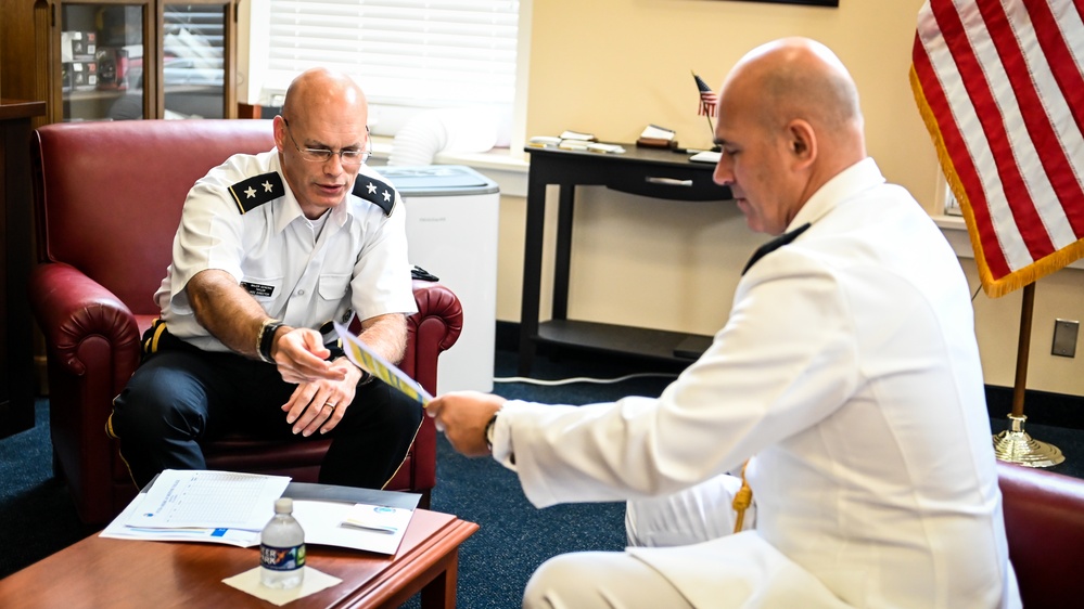 Comodoro Rodolfo Eduardo Berazay Martínez visits IADC