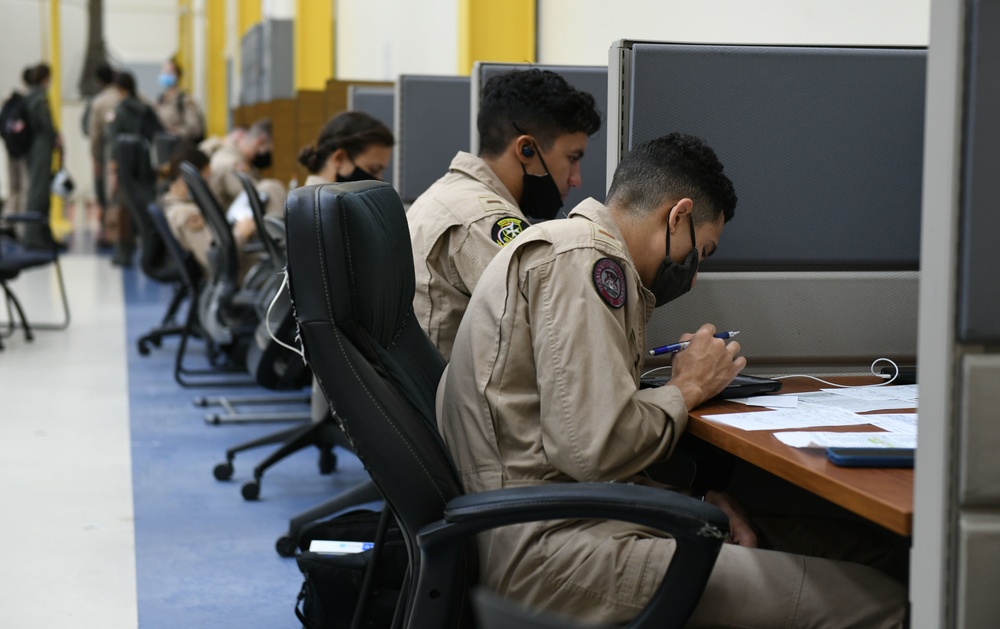 Student naval aviators study at Training Air Wing 4