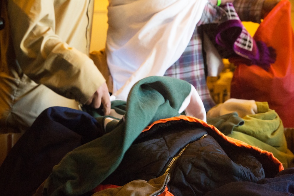 Afghans receive clothing donations