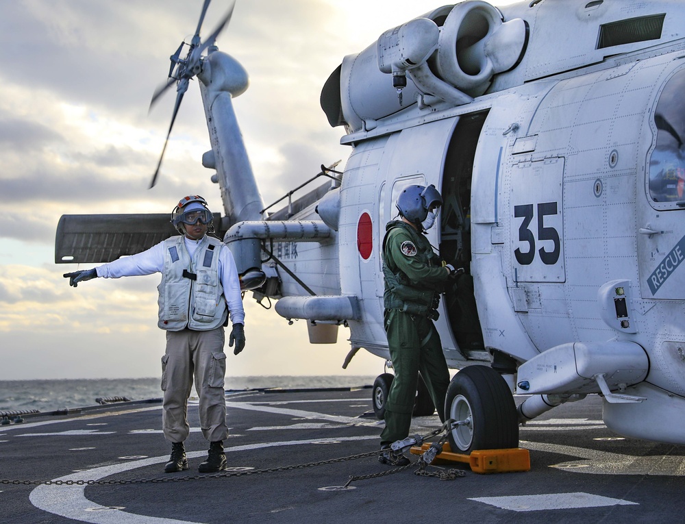 USS Benfold Conducts Flight Operations with Japan Maritime Self-Defense Force