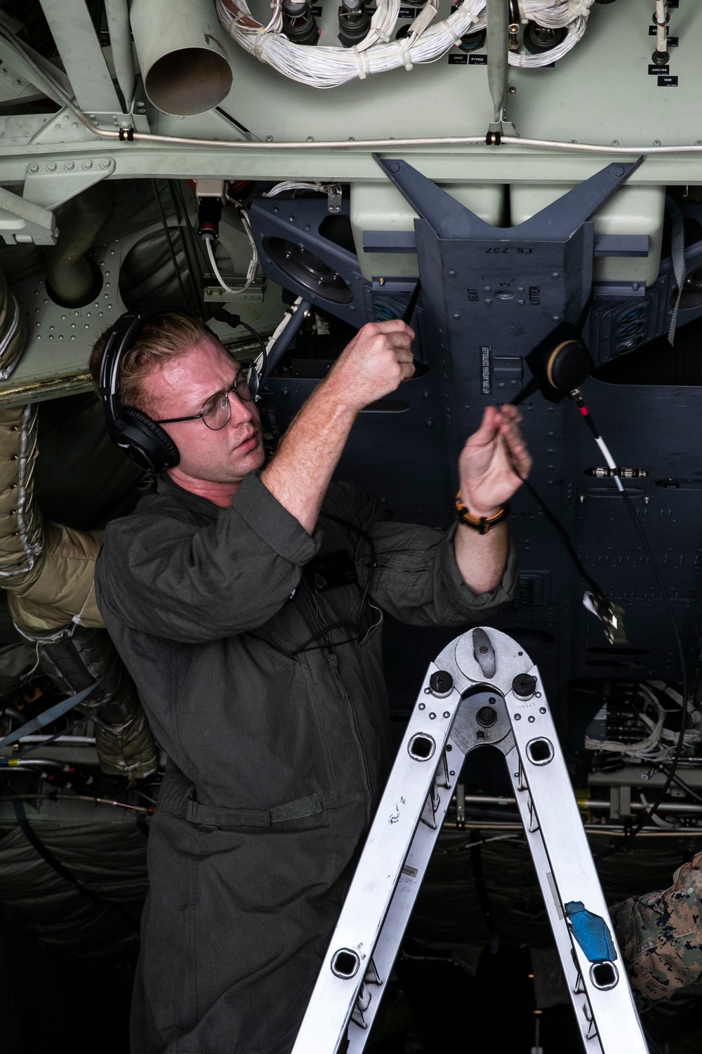 Marines with VMGR-152 and 3d LSB conduct air delivery exercises