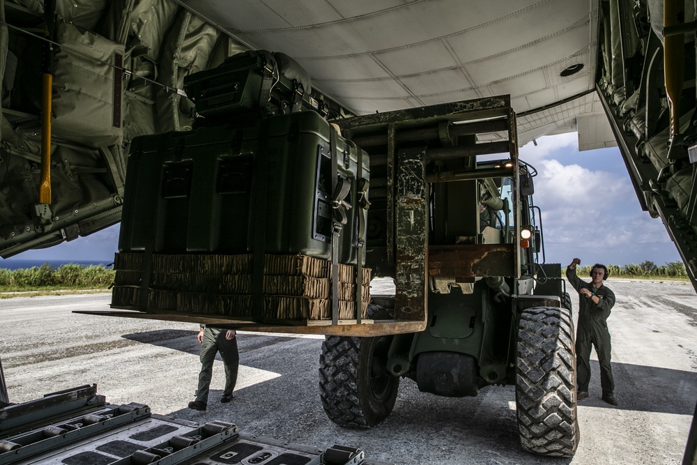 Marines with VMGR-152 and 3d LSB conduct air delivery exercises