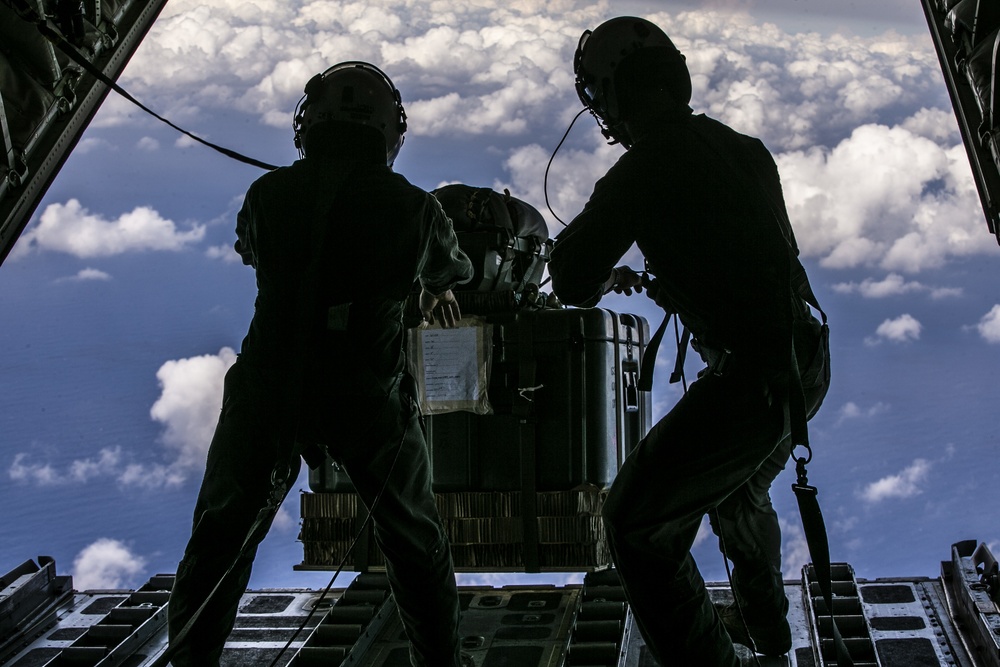 Marines with VMGR-152 and 3d LSB conduct air delivery exercises