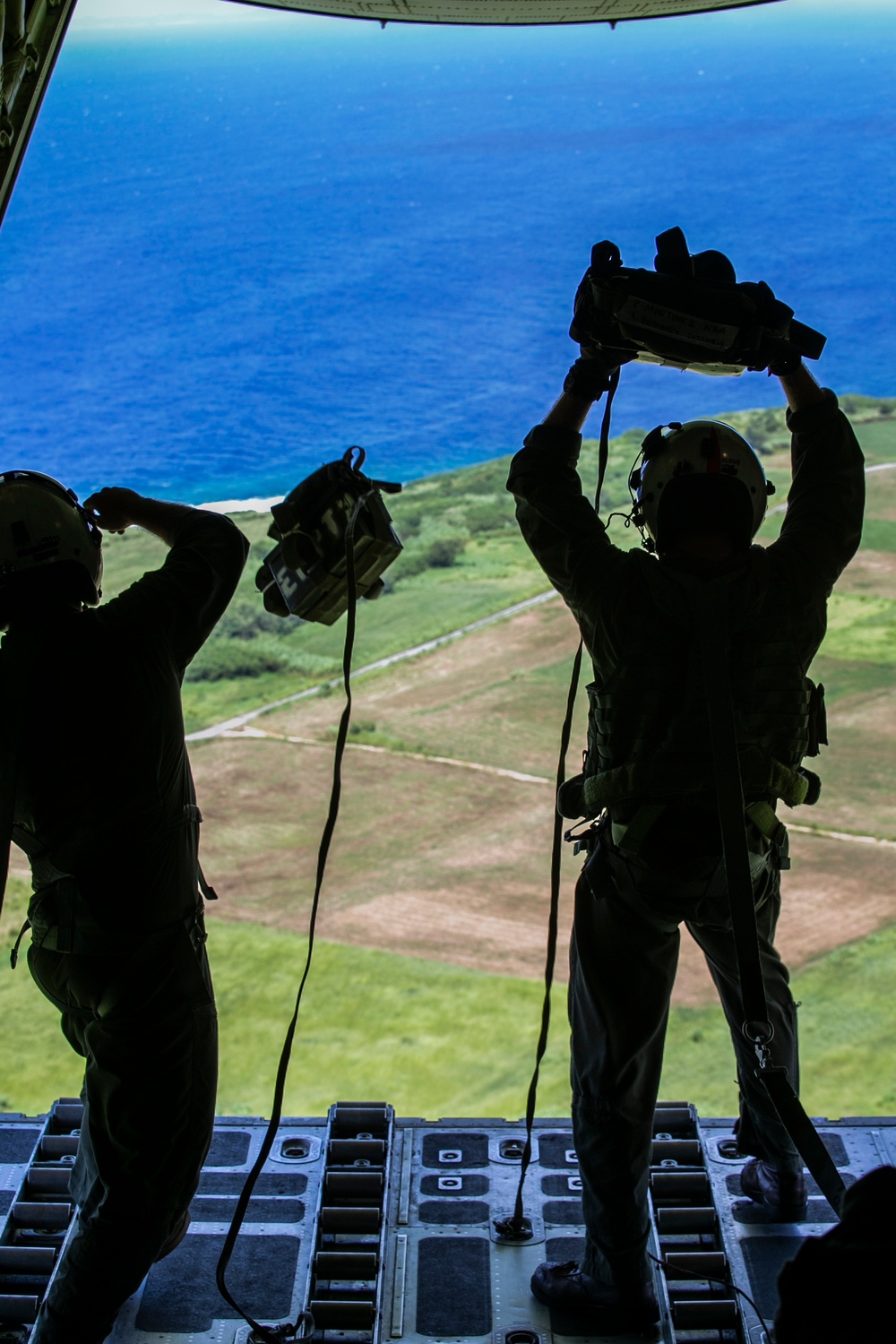 Marines with VMGR-152 and 3d LSB conduct air delivery exercises