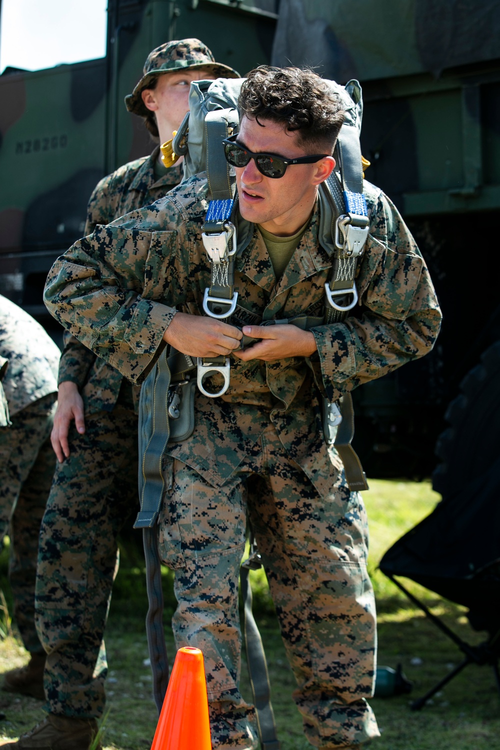 Marines with VMGR-152 and 3d LSB conduct air delivery exercises