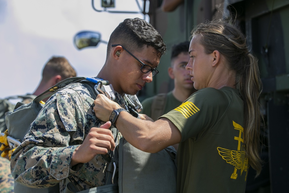 Marines with VMGR-152 and 3d LSB conduct air delivery exercises