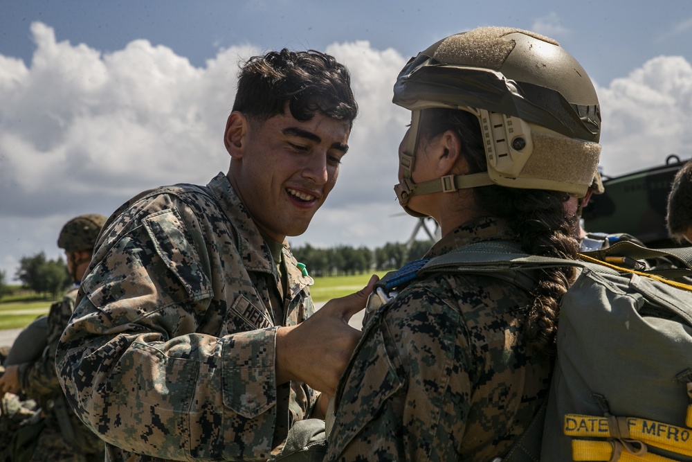 Marines with VMGR-152 and 3d LSB conduct air delivery exercises