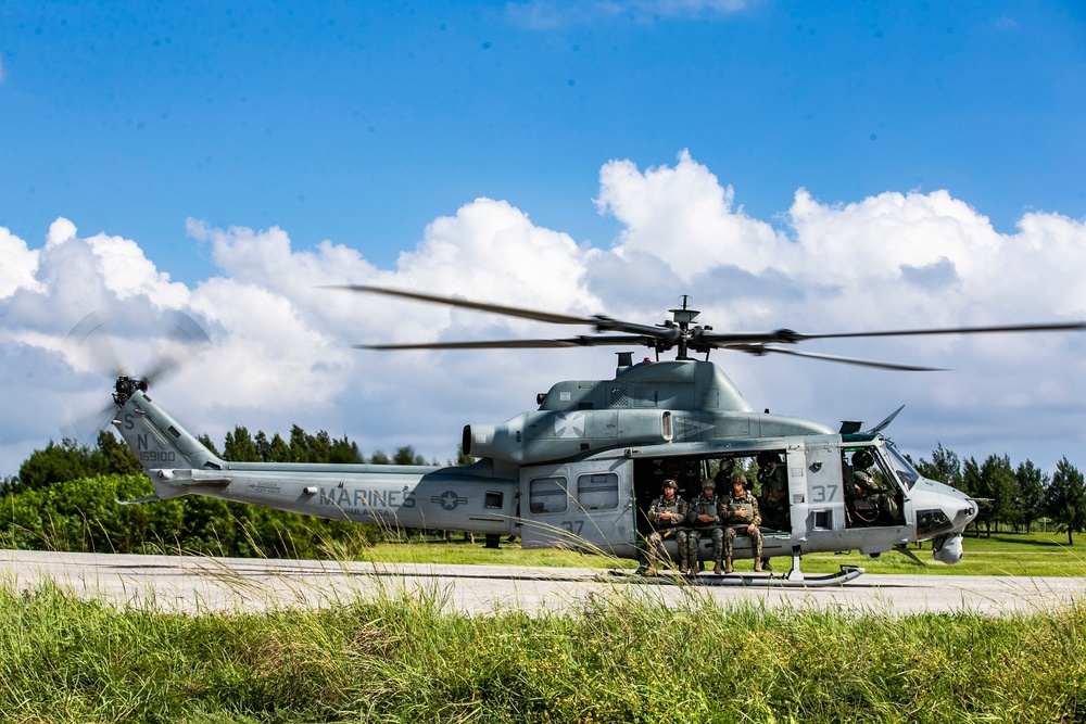 Marines with VMGR-152 and 3d LSB conduct air delivery exercises