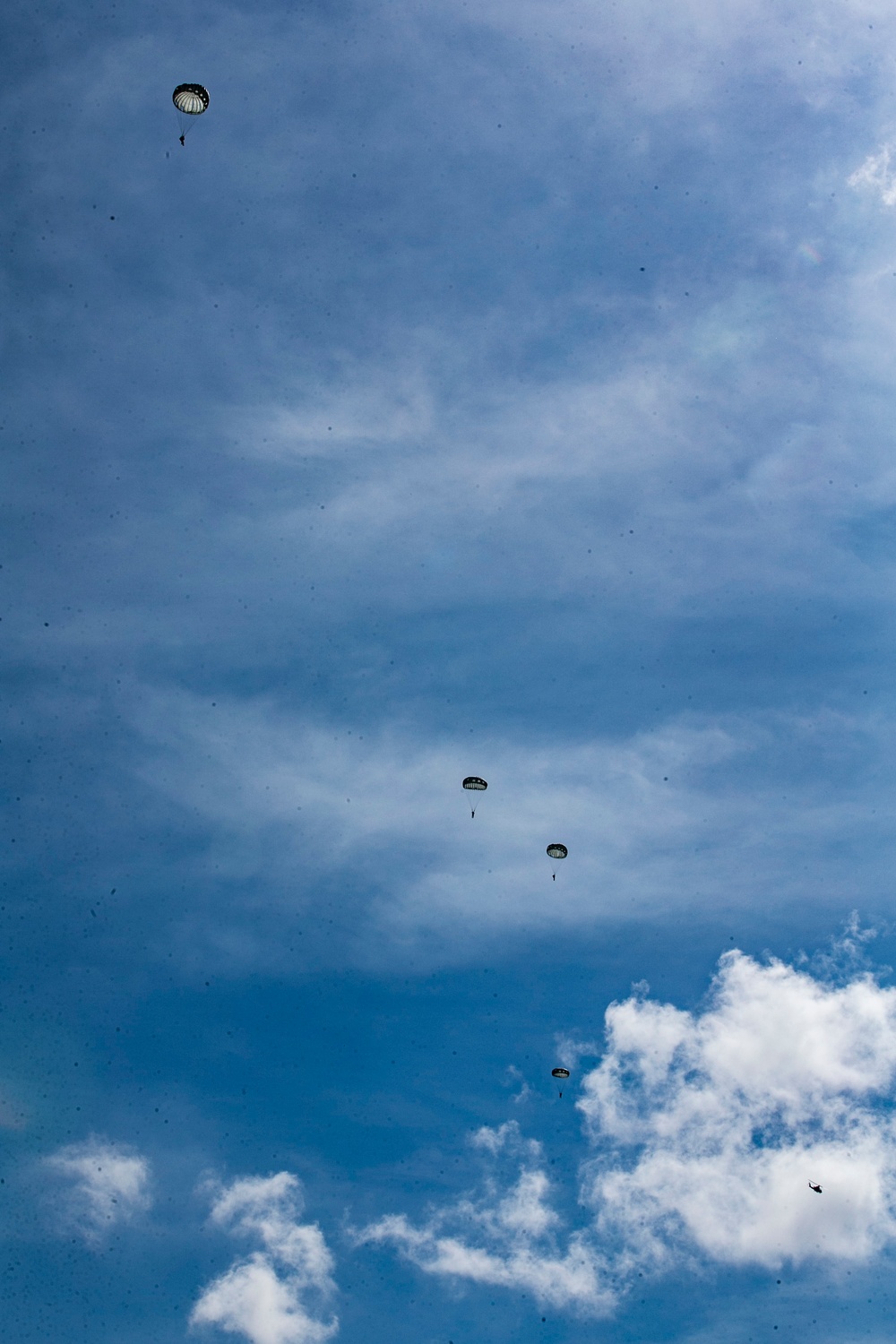 Marines with VMGR-152 and 3d LSB conduct air delivery exercises