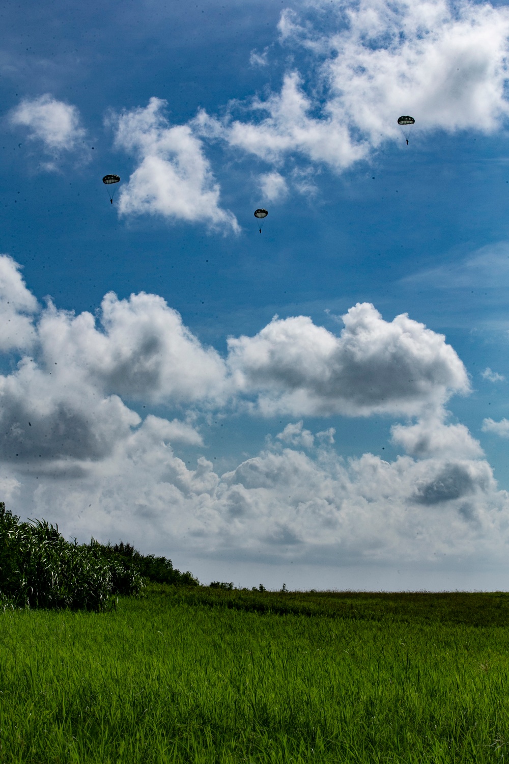 Marines with VMGR-152 and 3d LSB conduct air delivery exercises