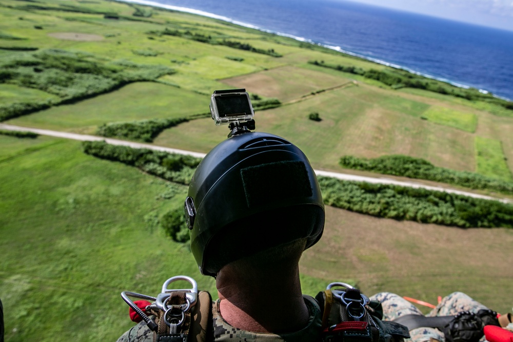 Marines with VMGR-152 and 3d LSB conduct air delivery exercises