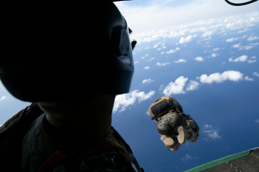 Marines with VMGR-152 and 3d LSB conduct air delivery exercises