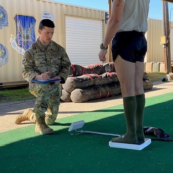 Medics Help Condition Special Warfare Candidates