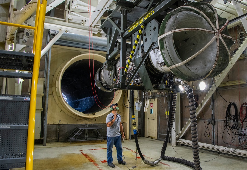 Putting F-16 Engines to the Test