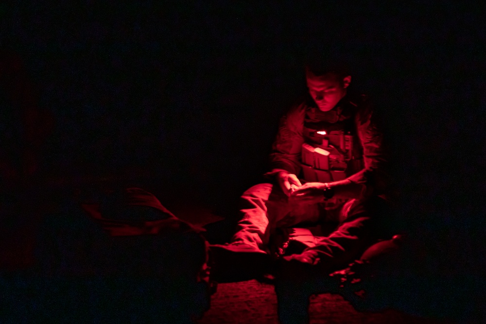 11th MEU ADRD Conducts Night Range Aboard USS Pearl Harbor