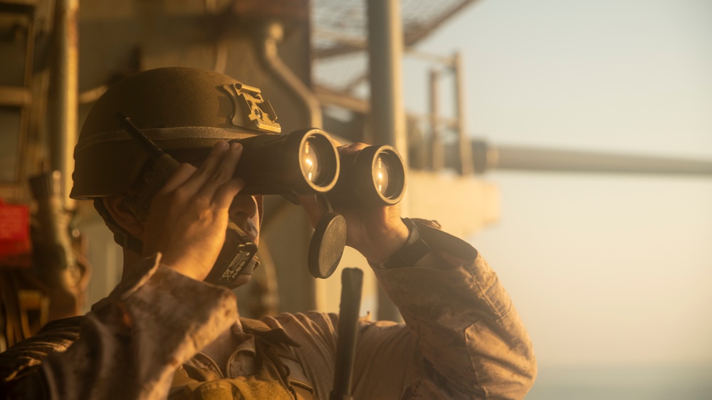 11th MEU, USS Pearl Harbor transit Strait of Hormuz