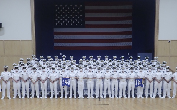 210917-N-XU135-0582 NEWPORT, R.I. (Sept. 17, 2021) OCS class 16-21 graduation ceremony