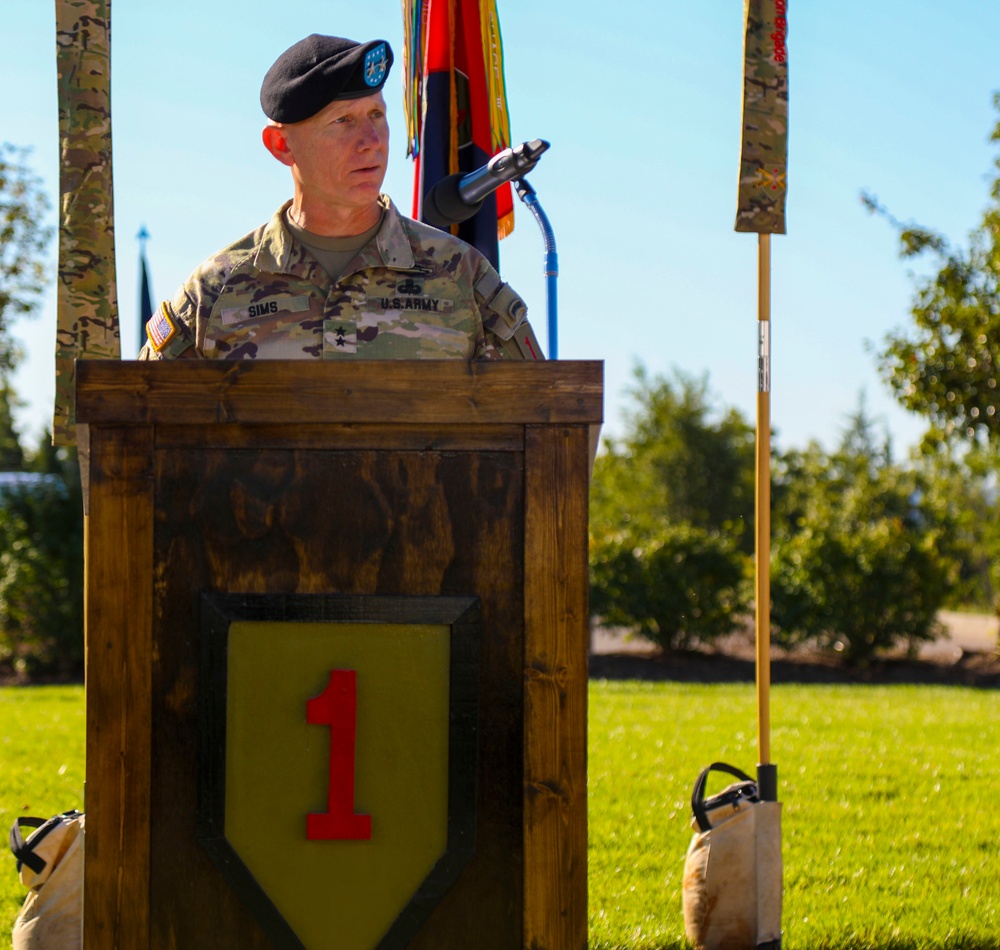 Valor Takes Center Stage During 1ID Ceremony and Panel Discussion