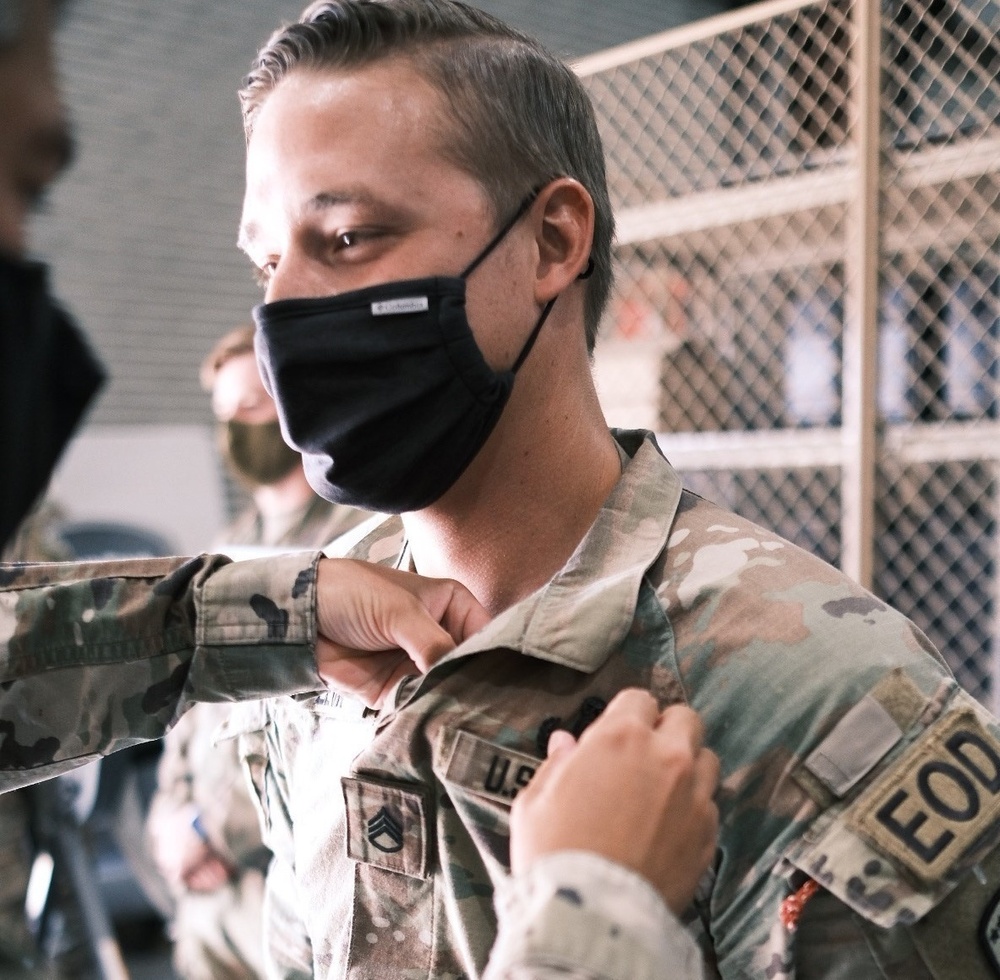 U.S. Army Explosive Ordnance Disposal technician earns Master EOD Badge on Fort Irwin
