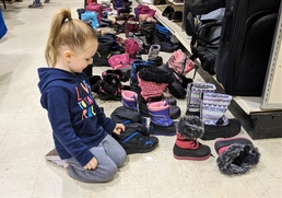 Armed Services YMCA hosts winter clothing giveaway