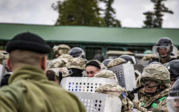 Ukrainian MPs train in crowd control techniques during Rapid Trident 21