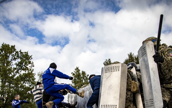 Ukrainian MPs train in crowd control techniques during Rapid Trident 21