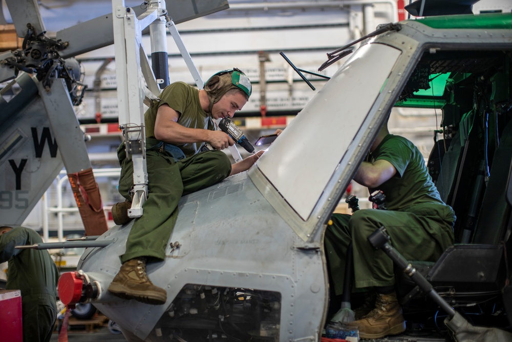 VMM-165 conducts routine aircraft maintenance
