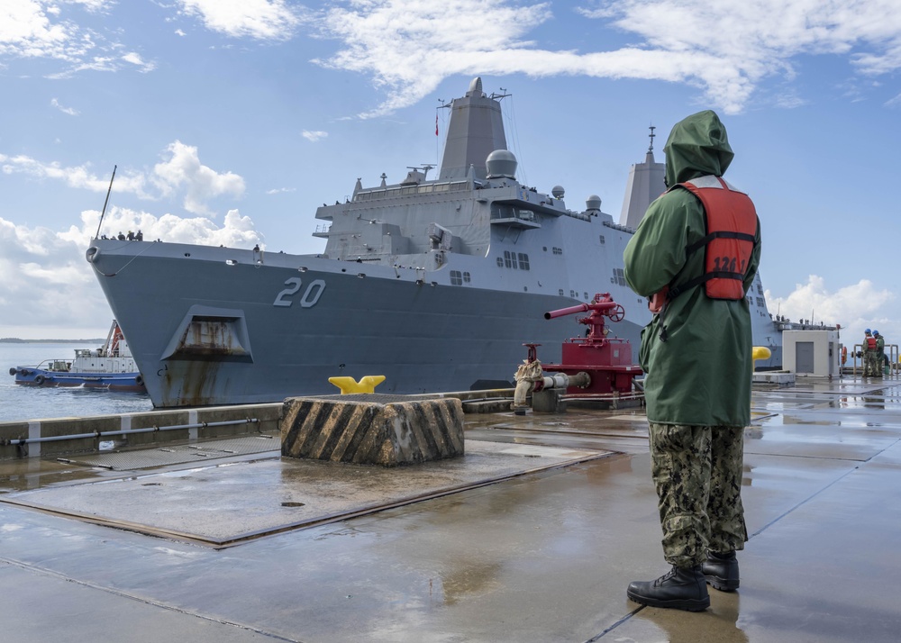 USS Green Bay At White Beach