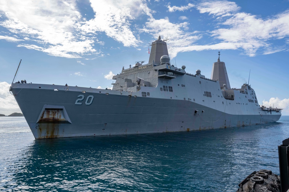 USS Green Bay At White Beach