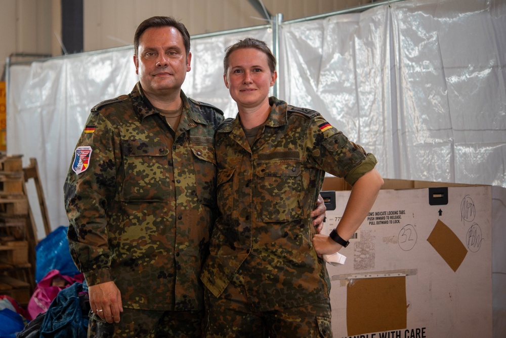 Airmen, volunteers dedicate time to evacuees