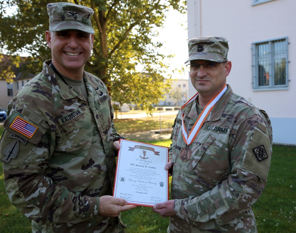 DVIDS - Images - 2d TSB commander awards Bronze Order of