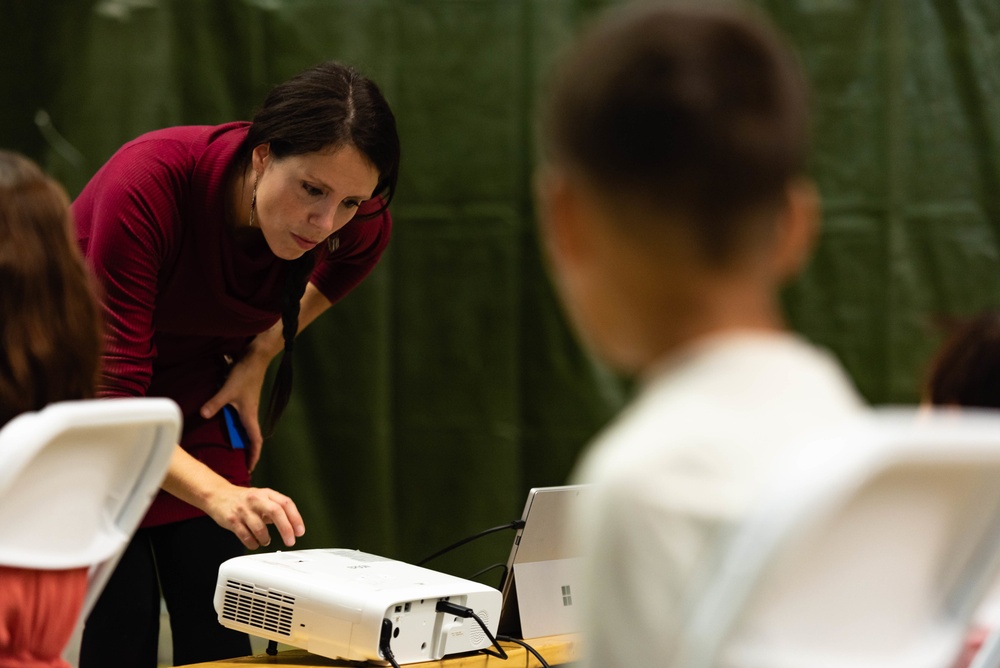 Volunteer literacy lessons
