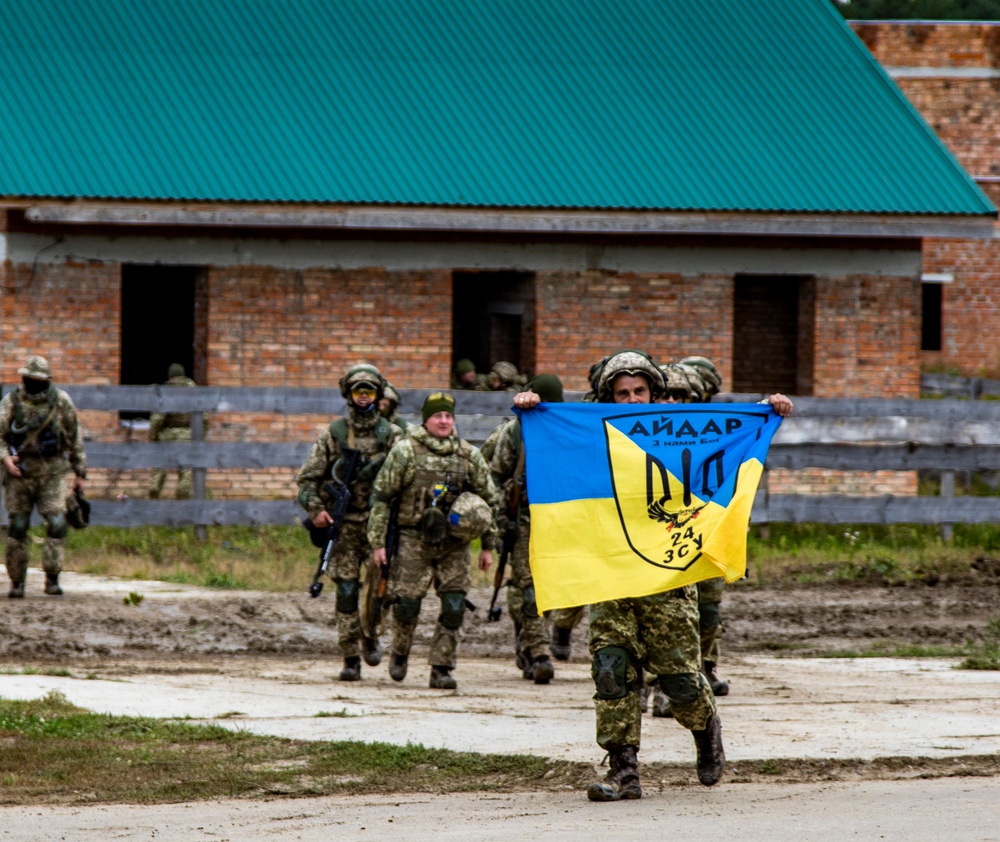 Ukrainian soldiers conduct urban operations demonstration at Rapid Trident 21