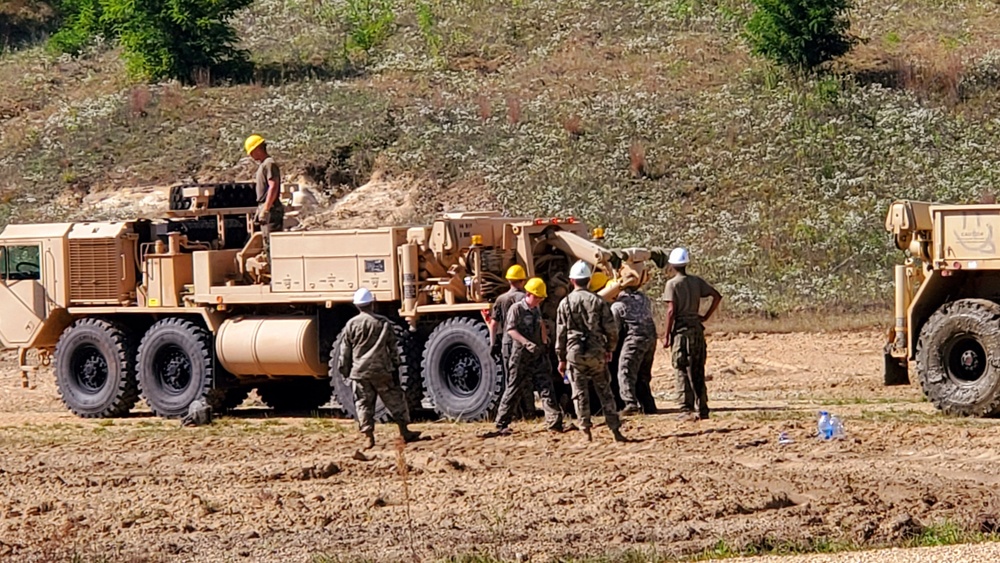 Fort McCoy RTS-Maintenance holds Wheeled Vehicle Recovery Operations Course