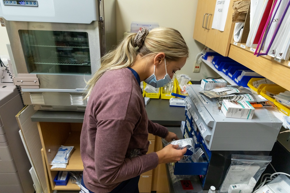 Member of the U.S. Army Medical Response Team Works in Idaho Hospital Heart Center