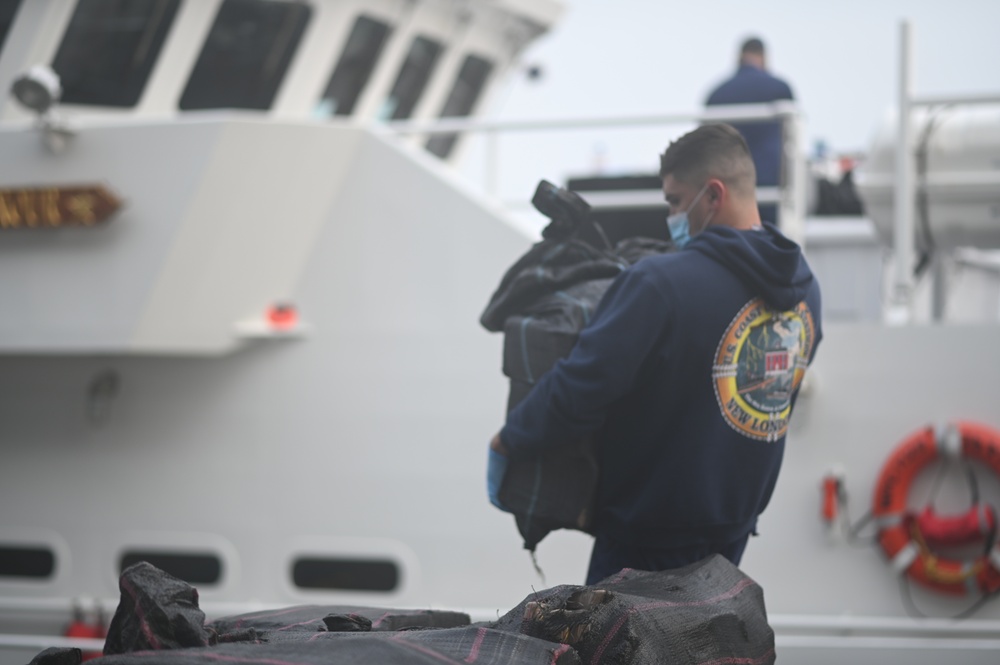 Coast Guard Cutter Forrest Rednour crewmembers conduct drug offload in San Diego