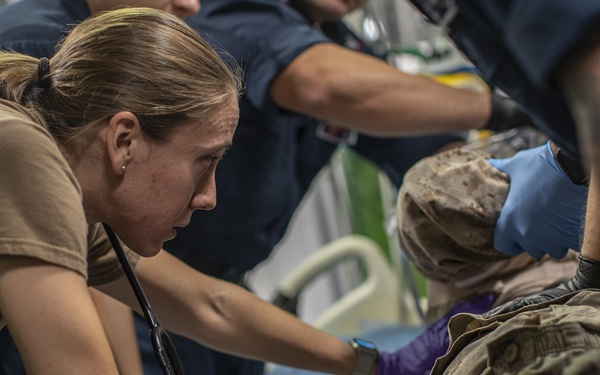 11th MEU, USS Essex (LHD 2) perform mass casualty drill