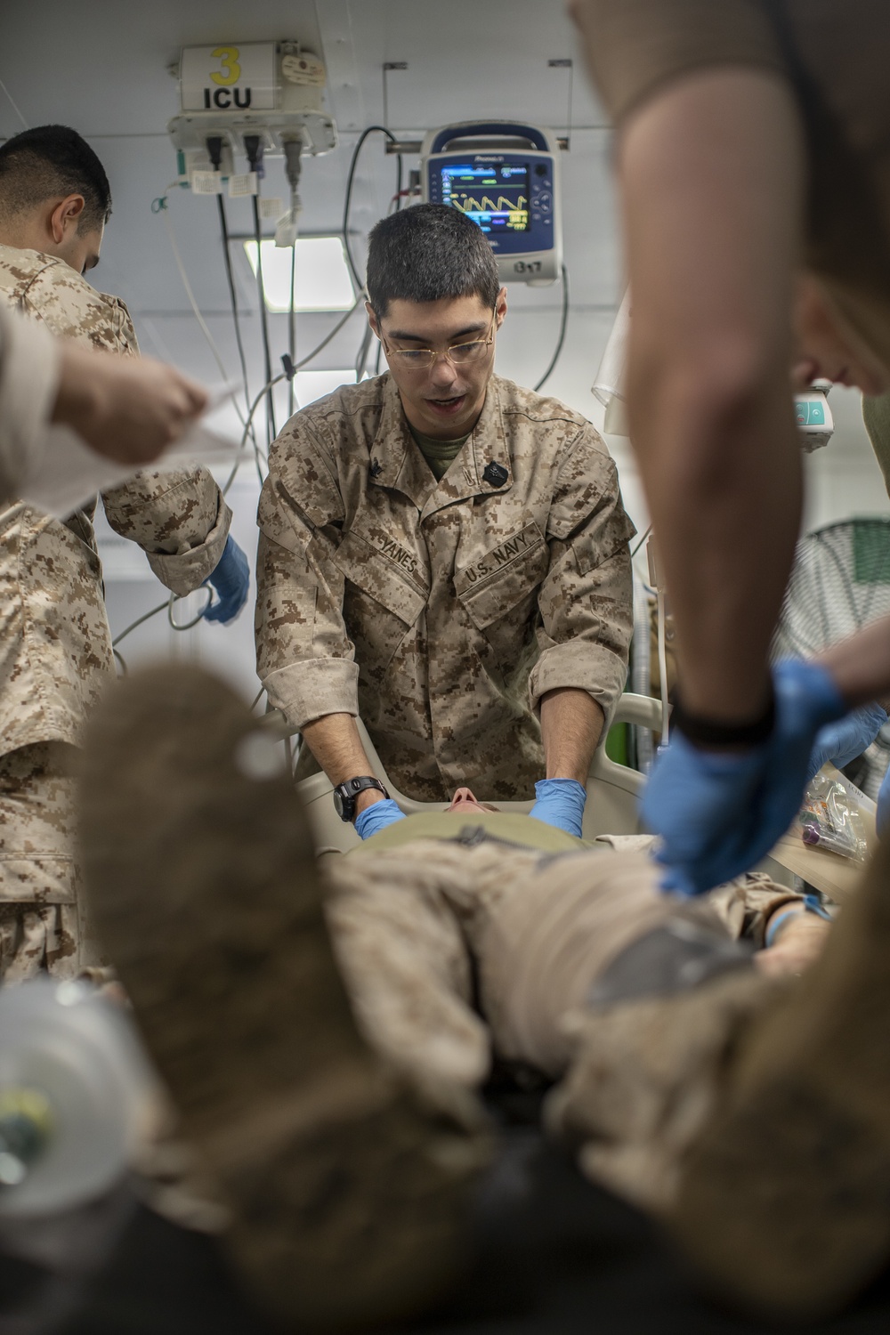 11th MEU, USS Essex (LHD 2) perform mass casualty drill