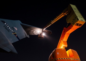 8EAMS maintain C-17 fleet