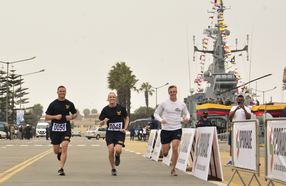Sailors of Patrol Squadron (VP) 9 compete in a 10K