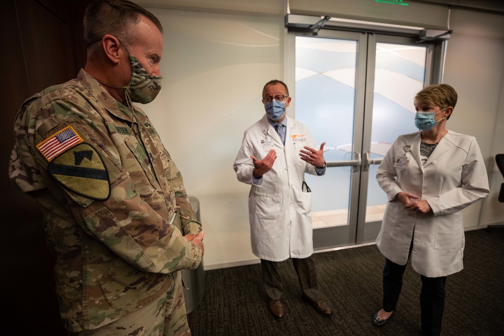 US Army North surgeon general Visits UTMC
