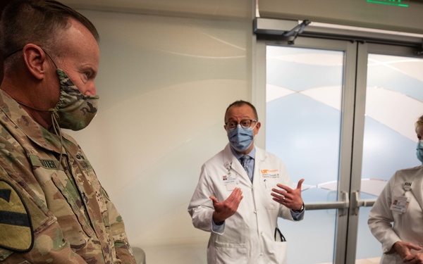 US Army North surgeon general Visits UTMC