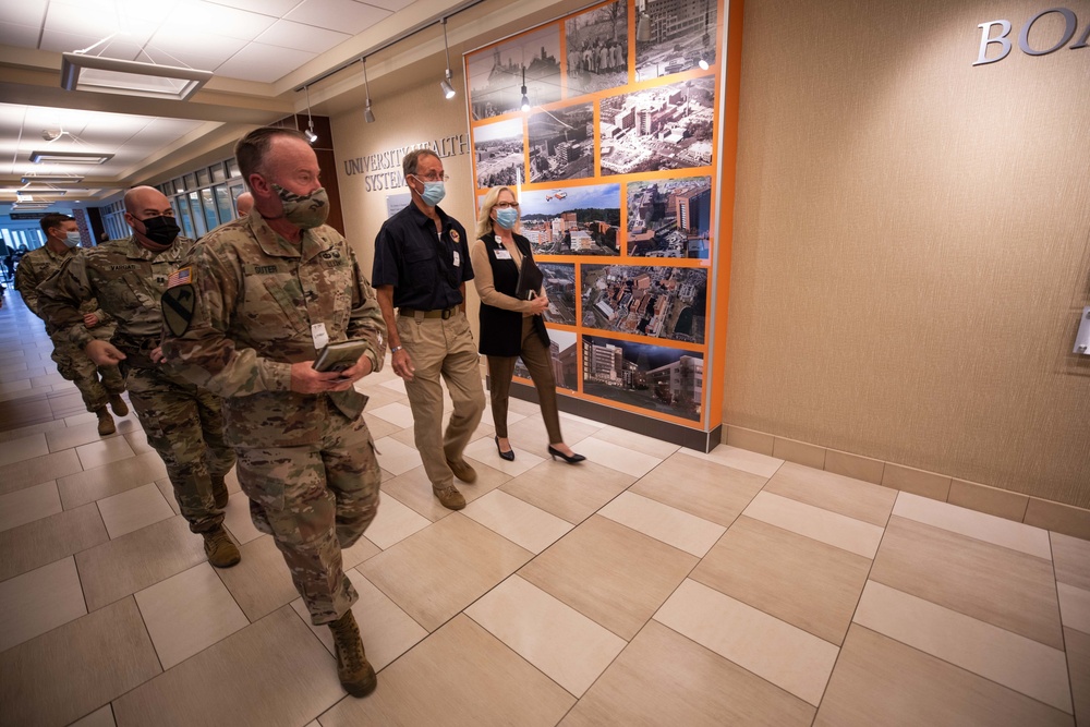 US Army North's surgeon general Visits UTMC