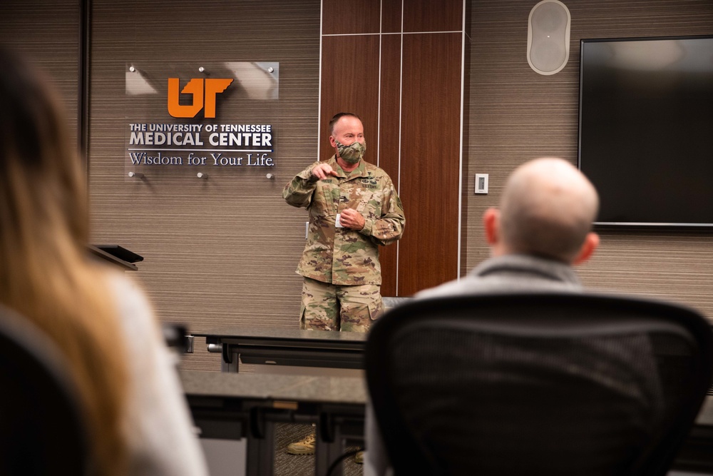 US Army North's surgeon general Visits UTMC
