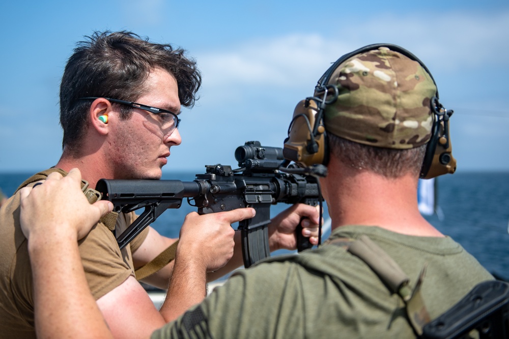 USS O'Kane (DDG 77) Conducts Live-Fire Exercise